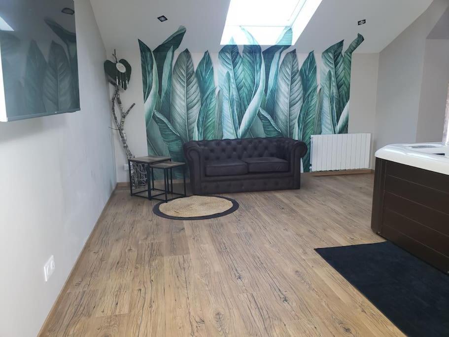 Bulles Etoilees Appartement Avec Jacuzzi Prive Montrevel-en-Bresse Extérieur photo